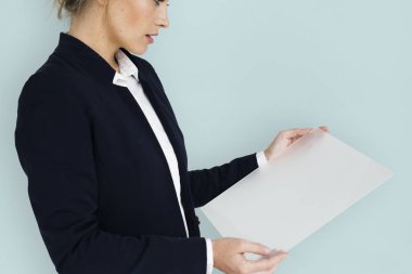 iş kadını holding belge