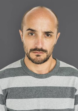 Casual neşeli adam 