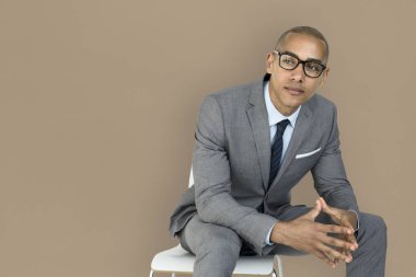 Stüdyo çekimi işadamı düşünme 