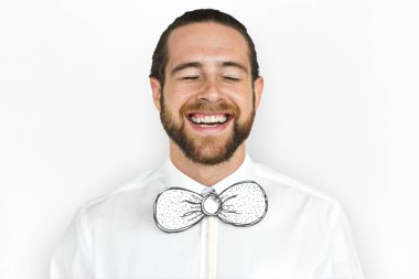 Stüdyoda poz veren adam