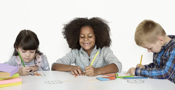 Schattige lachende kinderen — Stockfoto