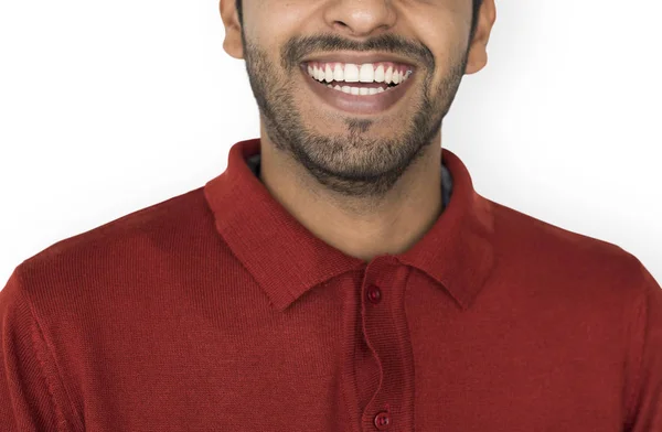 Sorridente índio homem no estúdio — Fotografia de Stock