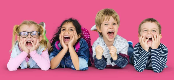 Multi-etnische kinderen in de studio — Stockfoto