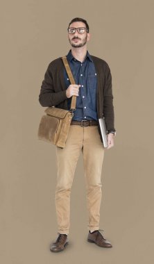 adam tutarak el çantası