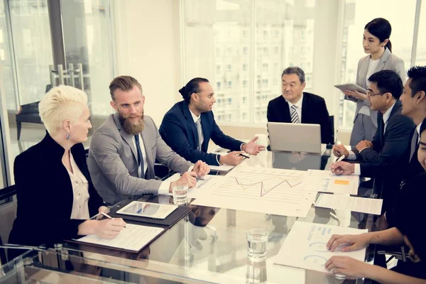 Uomini d'affari alla riunione — Foto Stock