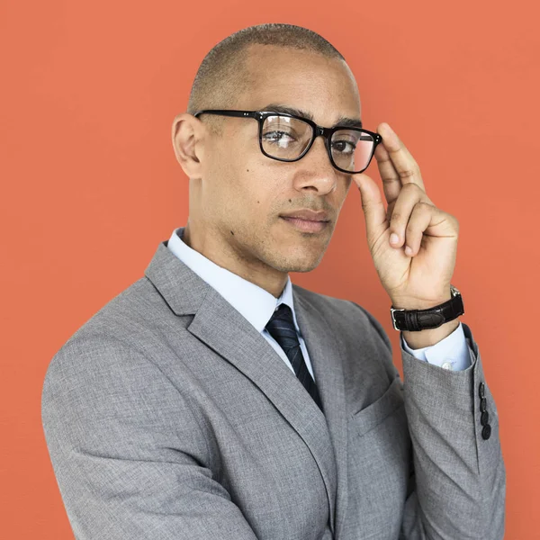 Sesión de estudio de hombre de negocios en gafas — Foto de Stock