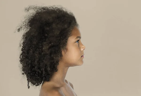 Criança africana com penteado afro — Fotografia de Stock