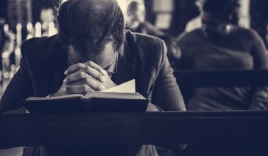 Kilisede dua adam