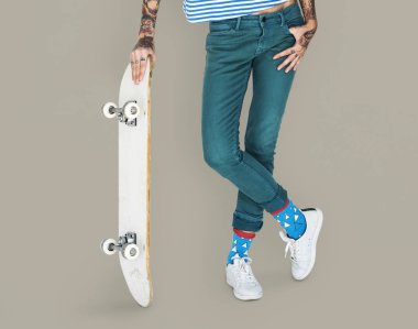 kadın holding kaykay