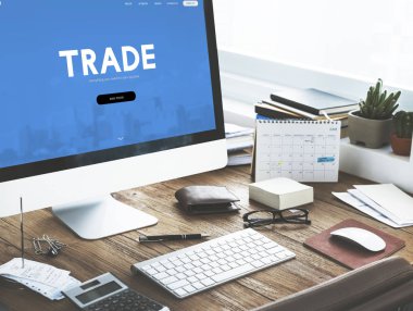 bilgisayarla çalışma iş adamı