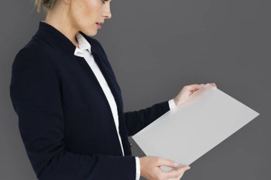 iş kadını holding belge