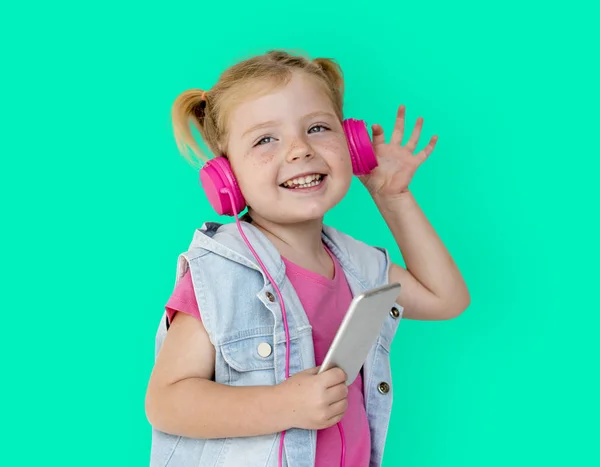 Menina ouvir fones de ouvido música — Fotografia de Stock