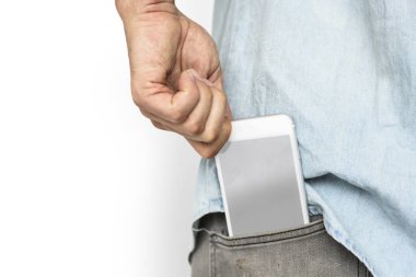 insan Eli cebinde telefon koyarak