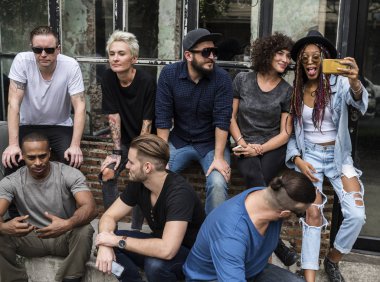 grup arkadaşları Chill Out 