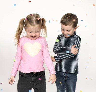 konfeti şirin çocuk 