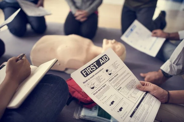 Lezione di Primo Soccorso — Foto Stock