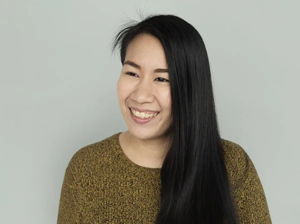 Jovem sorrindo asiático mulher — Fotografia de Stock