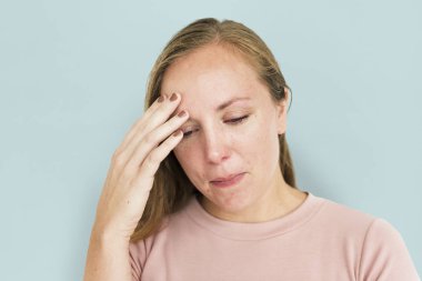 Baş Ağrısı Olan Kadın