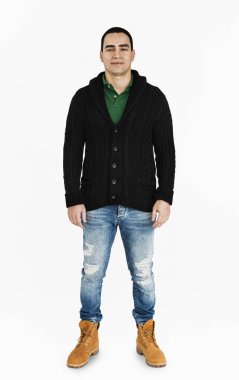 Stüdyoda ayakta adam