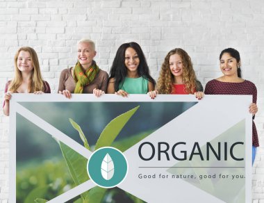 Yönetim Kurulu ile çok ırklı kadınlar.