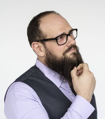 Adam gözlük ve sakallı