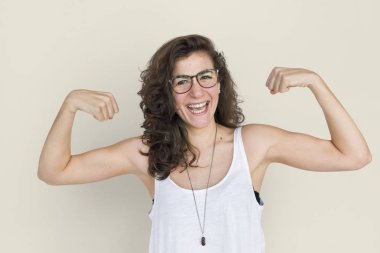 kadın gösteren kaslar 