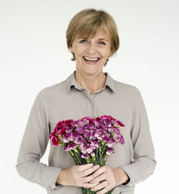 kadın holding çiçekler