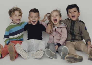 Çeşitlilik okul arkadaşları birlikte