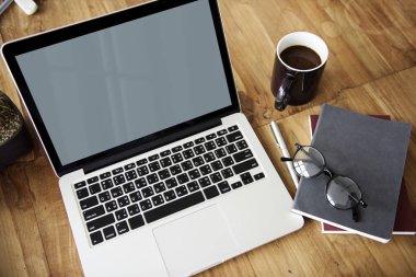 Laptop ve tablo Smartphone       