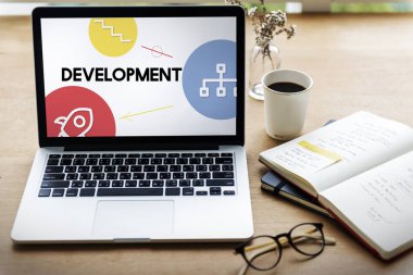 dizüstü bilgisayar işyerinde.