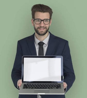 İşadamı gösteren dizüstü Studio