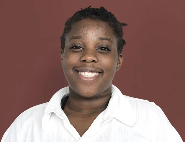 Mujer africana sonriendo — Foto de Stock