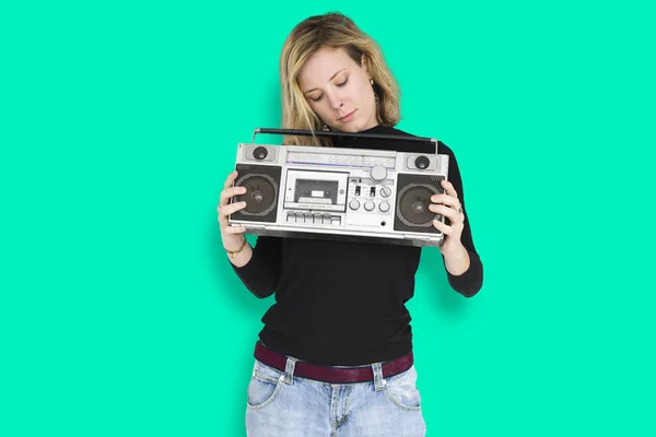 Mulher segurando Jukebox — Fotografia de Stock
