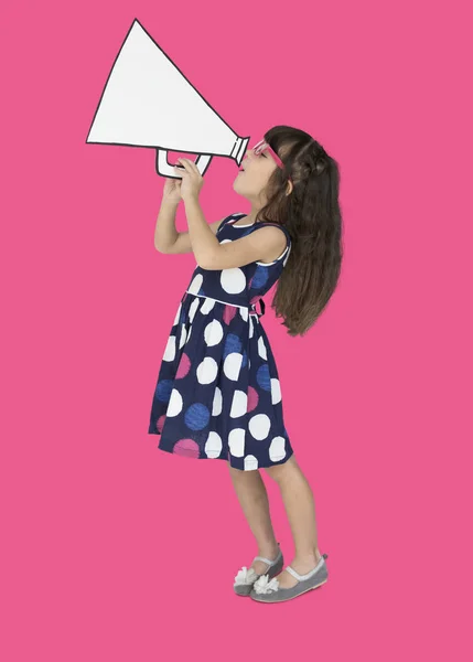 Menina gritando em alto-falante — Fotografia de Stock