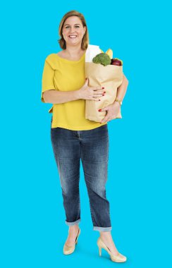 kadın stüdyoda poz