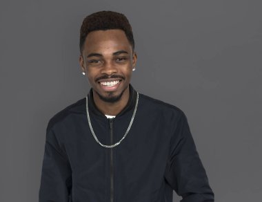 Afrikalı genç gülümseyen