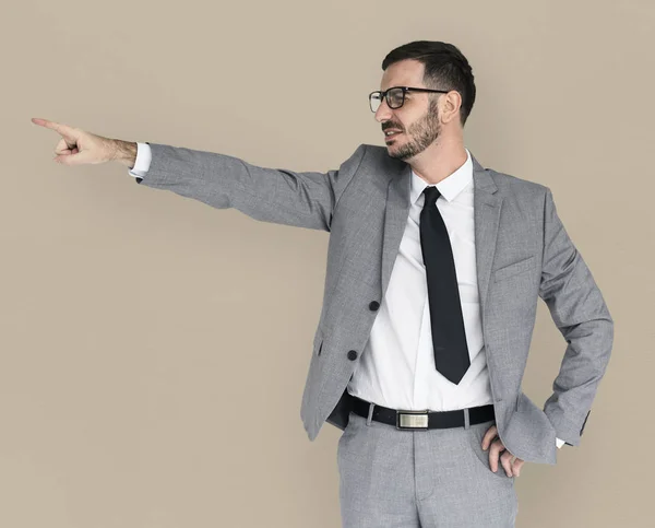 Empresario enojado señalando con el dedo — Foto de Stock