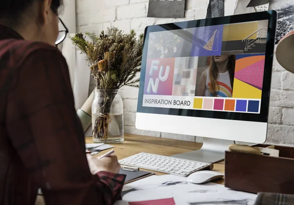 Diseñador de moda en taller — Foto de Stock