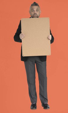 adam holding boş Cork tasarlamak