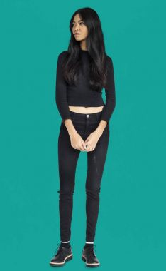 uzun siyah saçlı Asyalı kadın