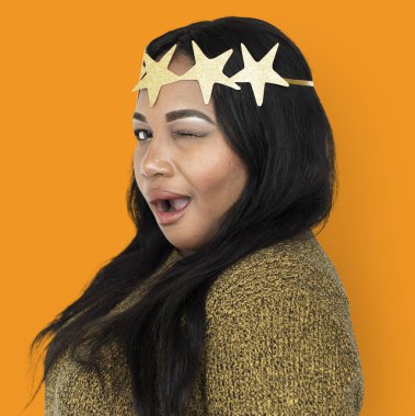 Afrikalı kadın stüdyoda poz