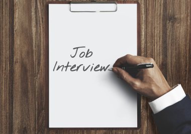 adam ahşap masa, not yazma