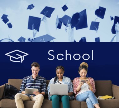 Arkadaşlar dijital cihazlar kullanarak