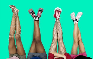 Kadınlar birlikte sarılma