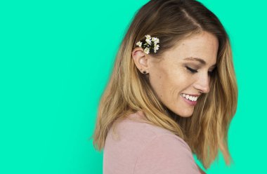 kadın stüdyoda poz