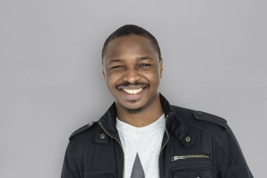 Afrikalı adamın gülümseyen 