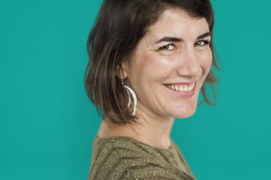 kadın stüdyoda poz