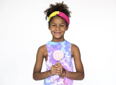 konuşma balonu tutan kız