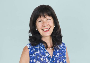 kadın stüdyoda poz