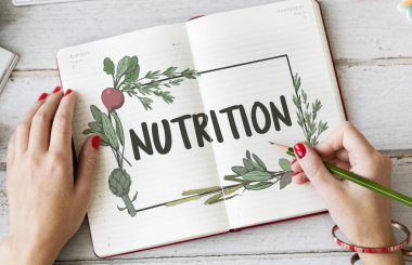 Defterde yazan kadın